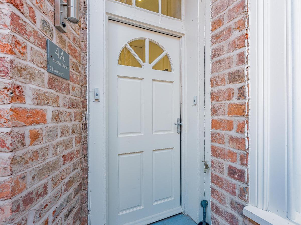 Flat 4A Apartment Chester Exterior photo