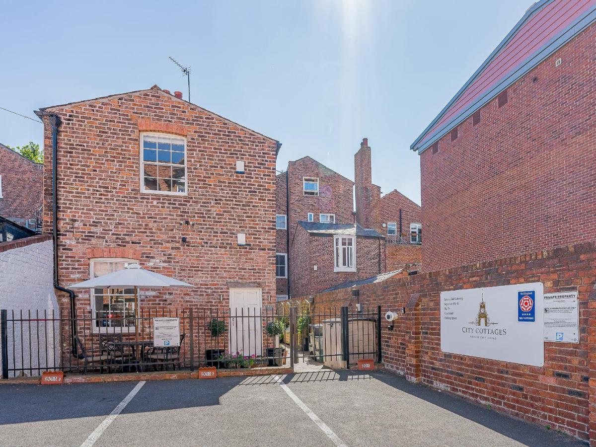 Flat 4A Apartment Chester Exterior photo
